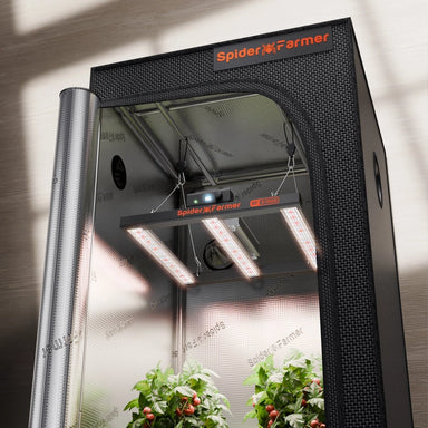 Spider Farmer G-1500 LED Grow Light/ Grow Tent Kit  2.3x2.3 front view